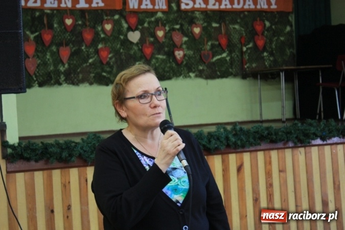 Zdjęcie w galerii na portalu naszraciborz.pl: Wiecz&oacute;r kolęd i jasełek w Borucinie wiadomości z regionu