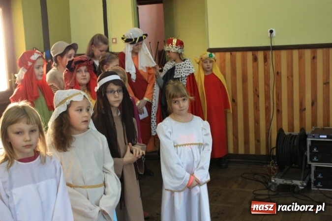 Zdjęcie w galerii na portalu naszraciborz.pl: Wiecz&oacute;r kolęd i jasełek w Borucinie wiadomości z regionu
