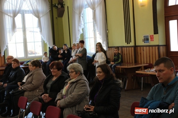 Zdjęcie w galerii na portalu naszraciborz.pl: Wiecz&oacute;r kolęd i jasełek w Borucinie wiadomości z regionu