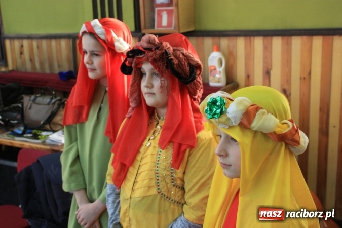 Zdjęcie w galerii na portalu naszraciborz.pl: Wiecz&oacute;r kolęd i jasełek w Borucinie wiadomości z regionu