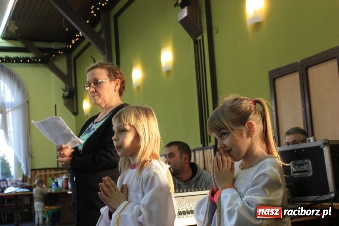 Zdjęcie w galerii na portalu naszraciborz.pl: Wiecz&oacute;r kolęd i jasełek w Borucinie wiadomości z regionu
