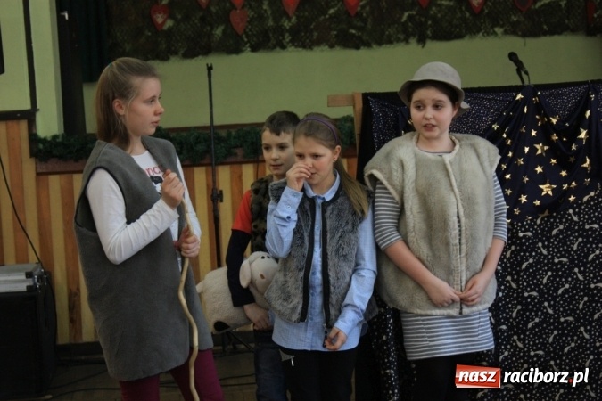 Zdjęcie w galerii na portalu naszraciborz.pl: Wiecz&oacute;r kolęd i jasełek w Borucinie wiadomości z regionu