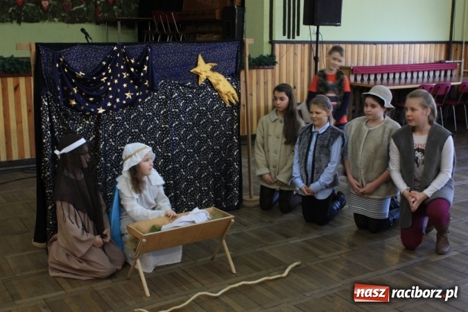 Zdjęcie w galerii na portalu naszraciborz.pl: Wiecz&oacute;r kolęd i jasełek w Borucinie wiadomości z regionu