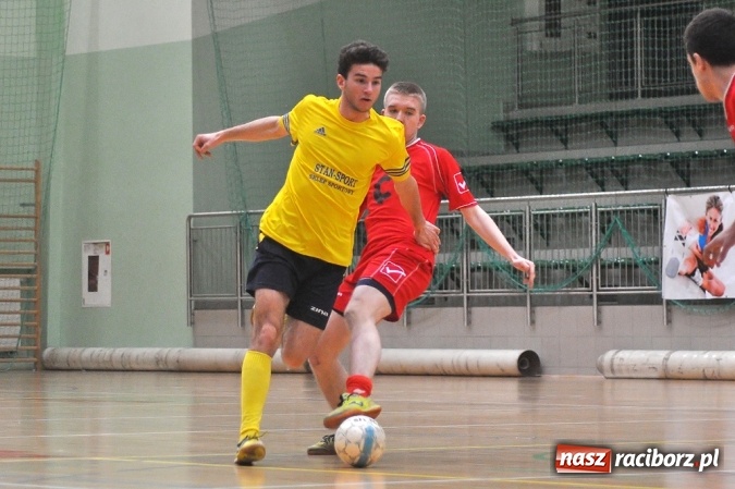 Zdjęcie w galerii na portalu naszraciborz.pl: HLPN: Drużyny z drugiej ligi walczą o awans wiadomości z regionu