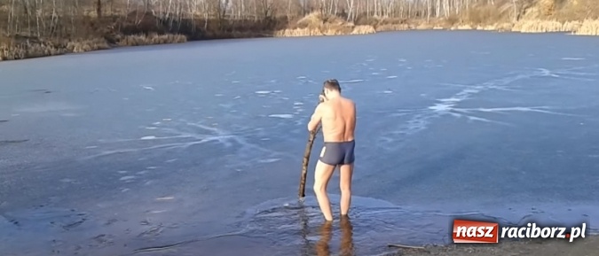 Zdjęcie w galerii na portalu naszraciborz.pl: Żwirownia pochłonęła już wiele ofiar, ale śmiałków wciąż nie brakuje! Chwalą się tym nawet na youtube.com wiadomości z regionu