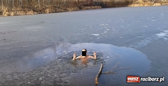 Zdjęcie w galerii na portalu naszraciborz.pl: Żwirownia pochłonęła już wiele ofiar, ale śmiałków wciąż nie brakuje! Chwalą się tym nawet na youtube.com wiadomości z regionu