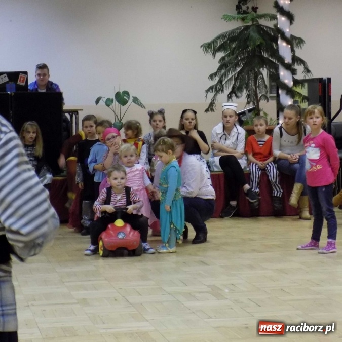 Zdjęcie w galerii na portalu naszraciborz.pl: DFK Bojan&oacute;w zorganizowało bal maskowy wiadomości z regionu