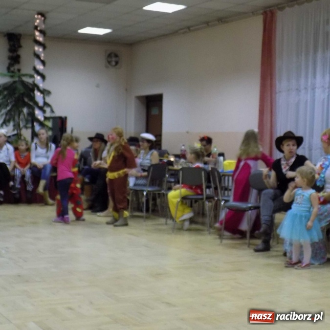 Zdjęcie w galerii na portalu naszraciborz.pl: DFK Bojan&oacute;w zorganizowało bal maskowy wiadomości z regionu
