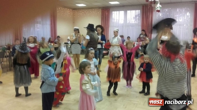 Zdjęcie w galerii na portalu naszraciborz.pl: DFK Bojan&oacute;w zorganizowało bal maskowy wiadomości z regionu