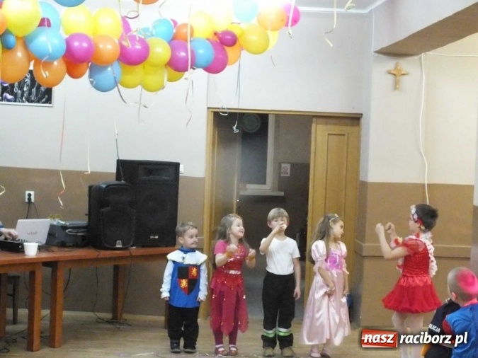 Zdjęcie w galerii na portalu naszraciborz.pl: Rodzinny Bal Przebierańców w Rudzie Kozielskiej  wiadomości z regionu