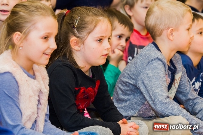 Zdjęcie w galerii na portalu naszraciborz.pl: Artystyczny poranek w SP 13 wiadomości z regionu