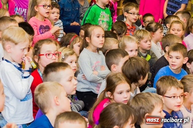 Zdjęcie w galerii na portalu naszraciborz.pl: Artystyczny poranek w SP 13 wiadomości z regionu