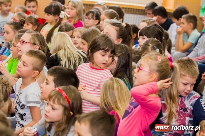 Zdjęcie w galerii na portalu naszraciborz.pl: Artystyczny poranek w SP 13 wiadomości z regionu