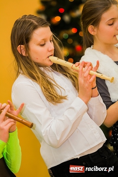 Zdjęcie w galerii na portalu naszraciborz.pl: Artystyczny poranek w SP 13 wiadomości z regionu