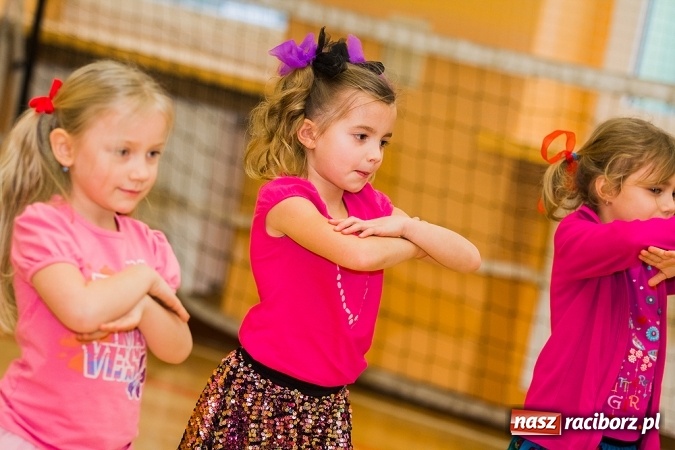 Zdjęcie w galerii na portalu naszraciborz.pl: Artystyczny poranek w SP 13 wiadomości z regionu