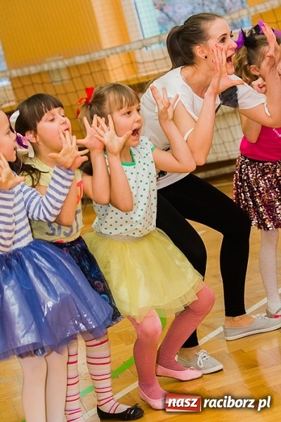 Zdjęcie w galerii na portalu naszraciborz.pl: Artystyczny poranek w SP 13 wiadomości z regionu
