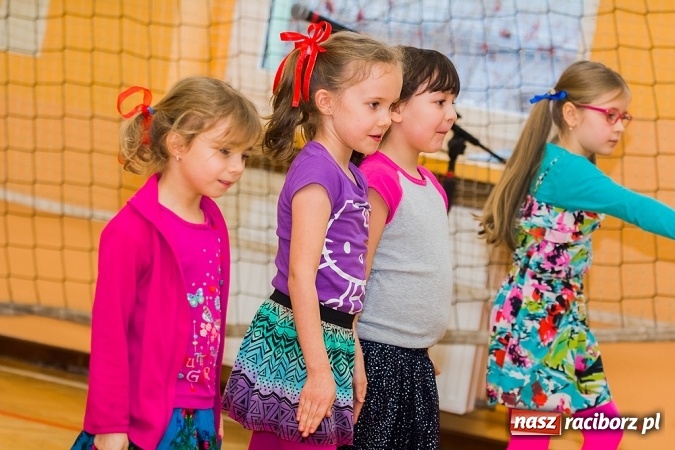 Zdjęcie w galerii na portalu naszraciborz.pl: Artystyczny poranek w SP 13 wiadomości z regionu