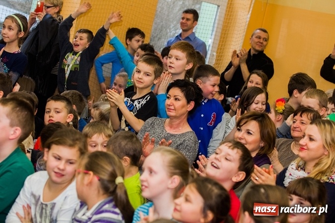 Zdjęcie w galerii na portalu naszraciborz.pl: Artystyczny poranek w SP 13 wiadomości z regionu