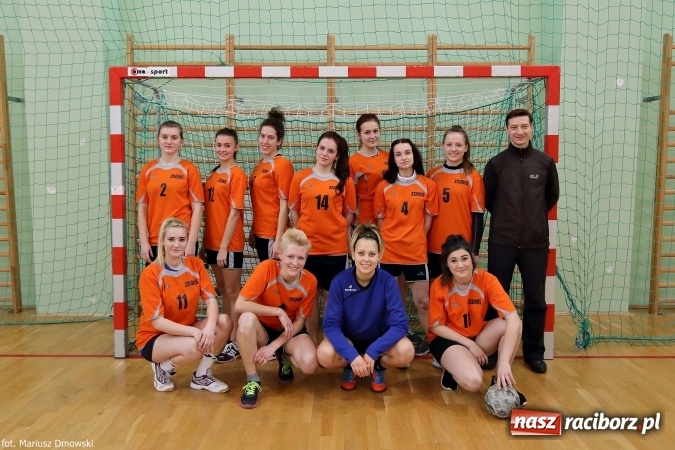 Zdjęcie w galerii na portalu naszraciborz.pl: Rozgrywki piłki ręcznej szkół ponadgimnazjalnych na Arenie Rafako wiadomości z regionu