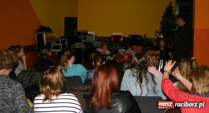 Zdjęcie w galerii na portalu naszraciborz.pl: Pełen wrażeń muzycznych wieczór w GCK w Nędzy   wiadomości z regionu