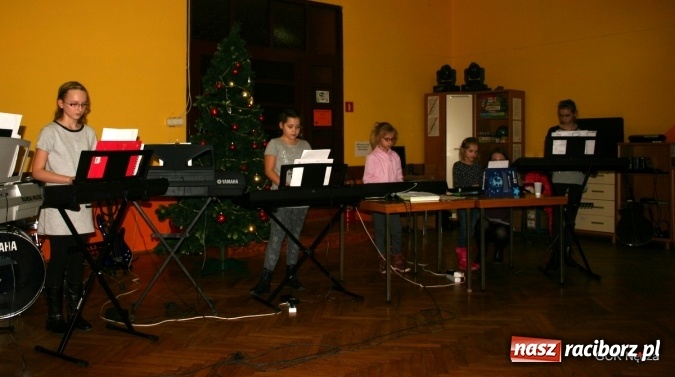 Zdjęcie w galerii na portalu naszraciborz.pl: Pełen wrażeń muzycznych wieczór w GCK w Nędzy   wiadomości z regionu