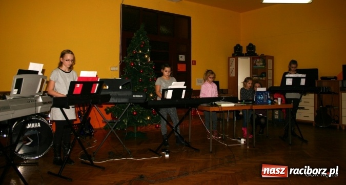 Zdjęcie w galerii na portalu naszraciborz.pl: Pełen wrażeń muzycznych wieczór w GCK w Nędzy   wiadomości z regionu