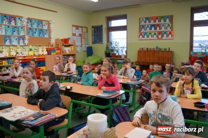 Zdjęcie w galerii na portalu naszraciborz.pl: Pogadanka o bezpiecznych feriach w Brzeziu  wiadomości z regionu