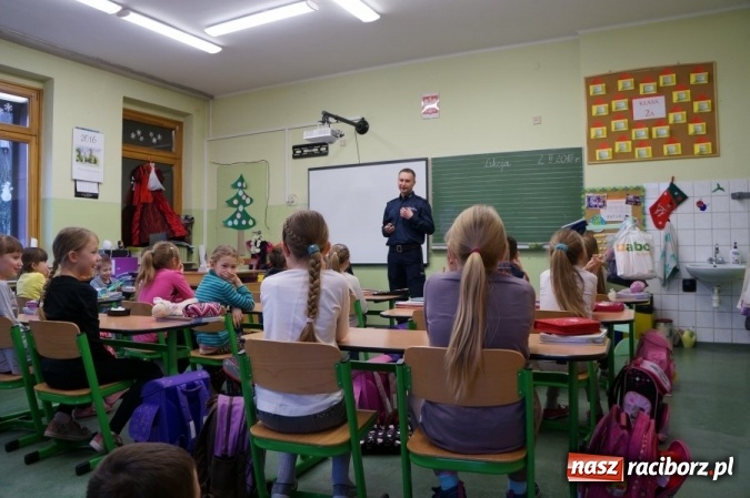 Zdjęcie w galerii na portalu naszraciborz.pl: Pogadanka o bezpiecznych feriach w Brzeziu  wiadomości z regionu