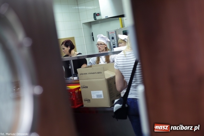 Zdjęcie w galerii na portalu naszraciborz.pl: Walentynkowo w sercu i na talerzu - konkurs kulinarny w Gastronomiku, czyli CKZiU nr 1 wiadomości z regionu