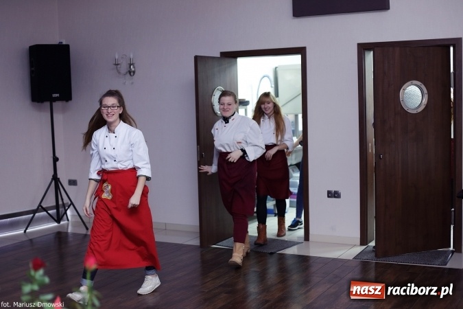 Zdjęcie w galerii na portalu naszraciborz.pl: Walentynkowo w sercu i na talerzu - konkurs kulinarny w Gastronomiku, czyli CKZiU nr 1 wiadomości z regionu