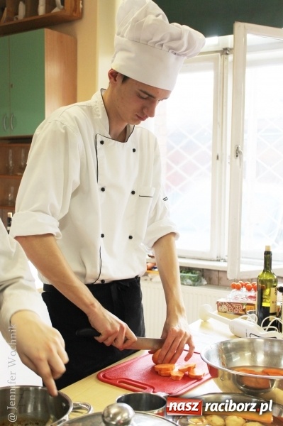 Zdjęcie w galerii na portalu naszraciborz.pl: Walentynkowo w sercu i na talerzu - konkurs kulinarny w Gastronomiku, czyli CKZiU nr 1 wiadomości z regionu