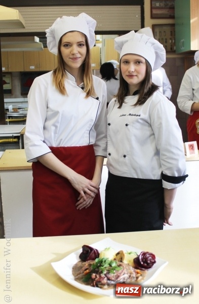 Zdjęcie w galerii na portalu naszraciborz.pl: Walentynkowo w sercu i na talerzu - konkurs kulinarny w Gastronomiku, czyli CKZiU nr 1 wiadomości z regionu