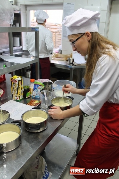 Zdjęcie w galerii na portalu naszraciborz.pl: Walentynkowo w sercu i na talerzu - konkurs kulinarny w Gastronomiku, czyli CKZiU nr 1 wiadomości z regionu