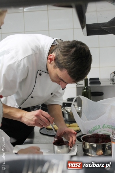 Zdjęcie w galerii na portalu naszraciborz.pl: Walentynkowo w sercu i na talerzu - konkurs kulinarny w Gastronomiku, czyli CKZiU nr 1 wiadomości z regionu