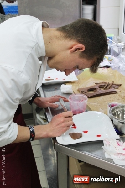 Zdjęcie w galerii na portalu naszraciborz.pl: Walentynkowo w sercu i na talerzu - konkurs kulinarny w Gastronomiku, czyli CKZiU nr 1 wiadomości z regionu