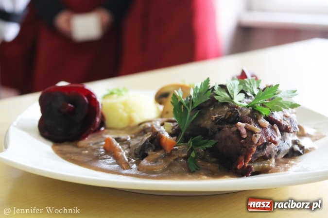 Zdjęcie w galerii na portalu naszraciborz.pl: Walentynkowo w sercu i na talerzu - konkurs kulinarny w Gastronomiku, czyli CKZiU nr 1 wiadomości z regionu