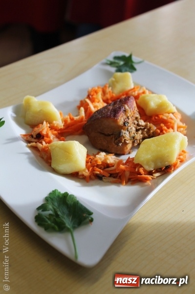 Zdjęcie w galerii na portalu naszraciborz.pl: Walentynkowo w sercu i na talerzu - konkurs kulinarny w Gastronomiku, czyli CKZiU nr 1 wiadomości z regionu