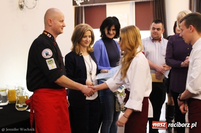 Zdjęcie w galerii na portalu naszraciborz.pl: Walentynkowo w sercu i na talerzu - konkurs kulinarny w Gastronomiku, czyli CKZiU nr 1 wiadomości z regionu