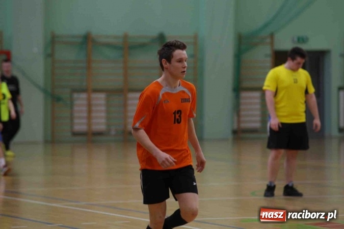 Zdjęcie w galerii na portalu naszraciborz.pl: Miejskie rozgrywki szkolne w szczypiorniaka w Arenie Rafako wiadomości z regionu