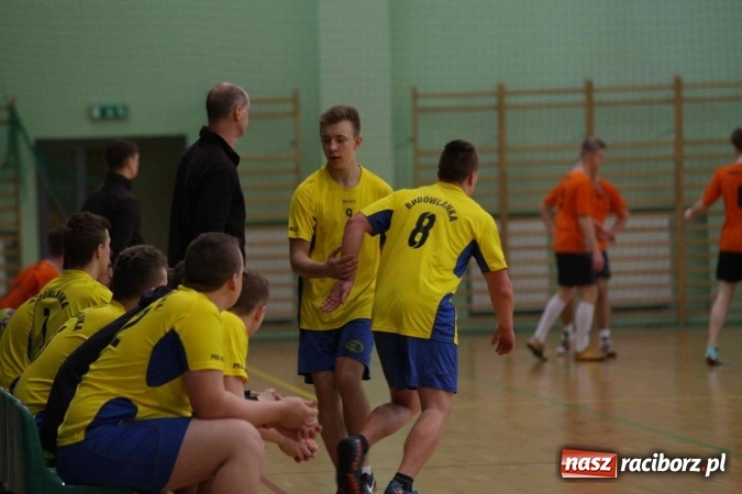 Zdjęcie w galerii na portalu naszraciborz.pl: Miejskie rozgrywki szkolne w szczypiorniaka w Arenie Rafako wiadomości z regionu