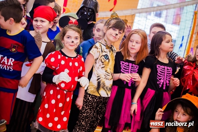 Zdjęcie w galerii na portalu naszraciborz.pl: Barwny karnawał w Szkole Podstawowej nr 13 wiadomości z regionu