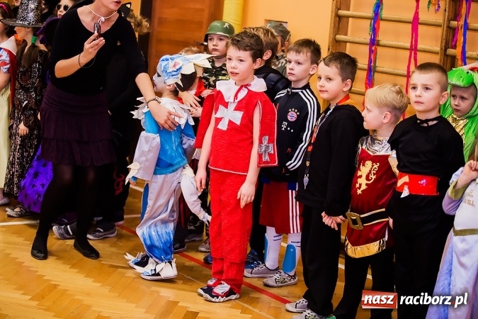 Zdjęcie w galerii na portalu naszraciborz.pl: Barwny karnawał w Szkole Podstawowej nr 13 wiadomości z regionu