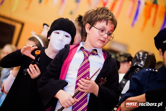 Zdjęcie w galerii na portalu naszraciborz.pl: Barwny karnawał w Szkole Podstawowej nr 13 wiadomości z regionu