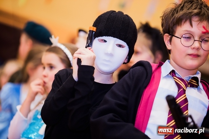 Zdjęcie w galerii na portalu naszraciborz.pl: Barwny karnawał w Szkole Podstawowej nr 13 wiadomości z regionu