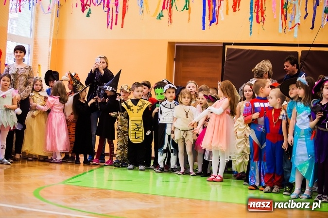 Zdjęcie w galerii na portalu naszraciborz.pl: Barwny karnawał w Szkole Podstawowej nr 13 wiadomości z regionu