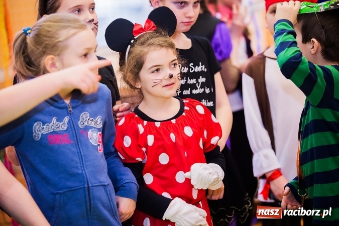 Zdjęcie w galerii na portalu naszraciborz.pl: Barwny karnawał w Szkole Podstawowej nr 13 wiadomości z regionu