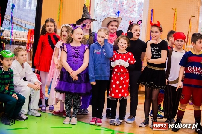Zdjęcie w galerii na portalu naszraciborz.pl: Barwny karnawał w Szkole Podstawowej nr 13 wiadomości z regionu