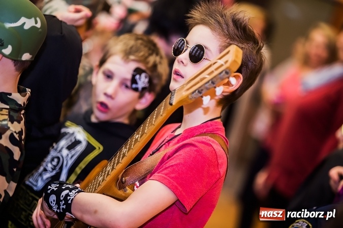 Zdjęcie w galerii na portalu naszraciborz.pl: Barwny karnawał w Szkole Podstawowej nr 13 wiadomości z regionu