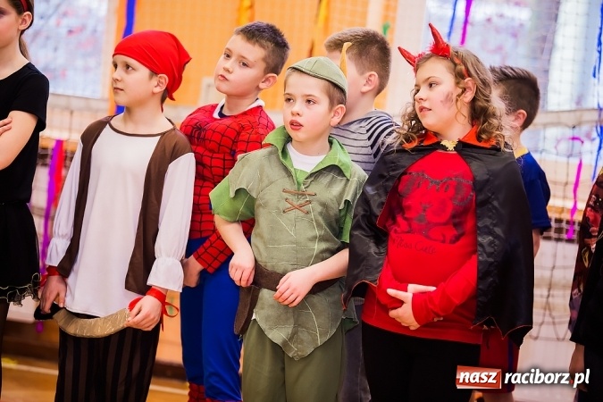 Zdjęcie w galerii na portalu naszraciborz.pl: Barwny karnawał w Szkole Podstawowej nr 13 wiadomości z regionu