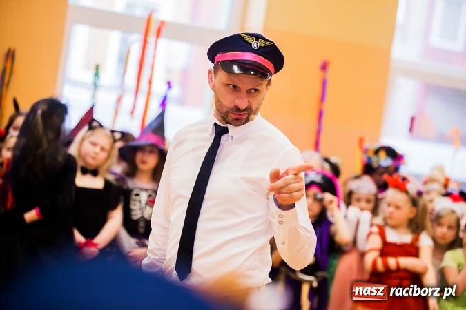 Zdjęcie w galerii na portalu naszraciborz.pl: Barwny karnawał w Szkole Podstawowej nr 13 wiadomości z regionu